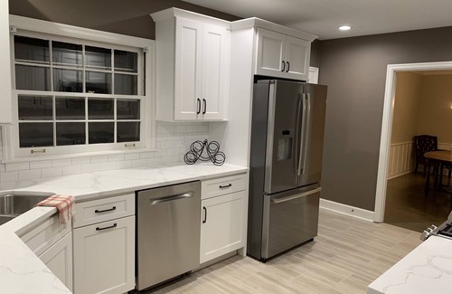 Lexington House | Cozy Retreat in the Heart of Lexington - Pet Friendly!