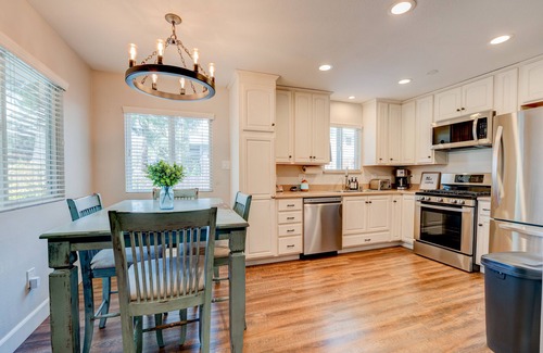 South Redlands House | Ideal Home Minutes from Downtown Redlands - Family Friendly