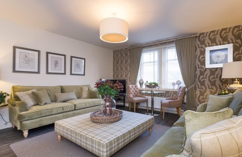Cove Apartment | Inviting Home Near Aberdeen City with Pet-Friendly Amenities