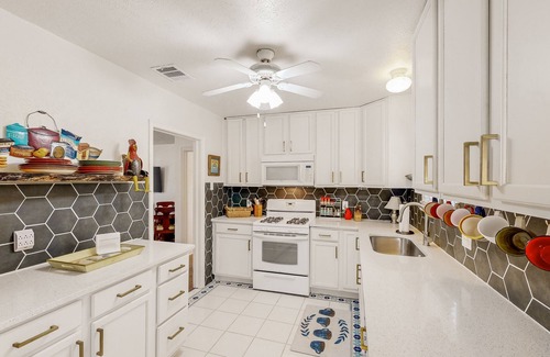 Cherrywood House | Stylish Home Near Downtown Austin with Pet-Friendly Amenities