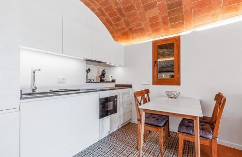 Vulpellac House | Discover Belvilla by OYO Masmore: Oceanfront Bliss Awaits
