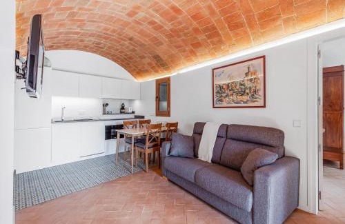 Vulpellac House | Discover Belvilla by OYO Masmore: Oceanfront Bliss Awaits