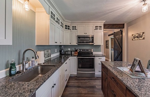 Ashton Cottage | Family-Friendly Retreat near Yellowstone & Grand Teton NP