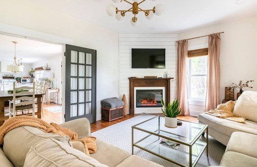 Monteagle House | Cozy Retreat with Grill, Firepit & Pool - Guest Rated 10/10