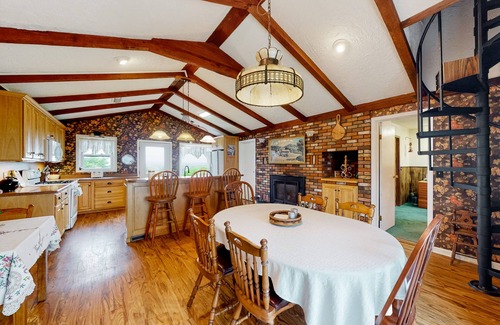 Penn Yan House | Cozy Retreat with Full Kitchen, Firepit & Skiing Nearby