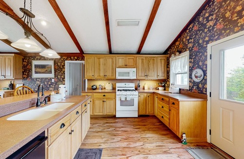 Penn Yan House | Cozy Retreat with Full Kitchen, Firepit & Skiing Nearby