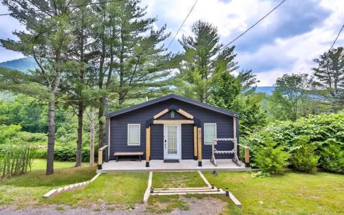 Hunter House | Charming Home with Majestic View