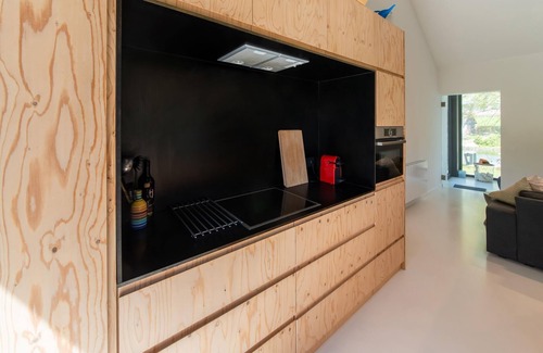 Offagne House | Inviting Home with Sauna and Spa Amenities Await You