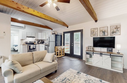 Hillister House | Inviting Home with Porch, Kitchen & Family-Friendly Amenities