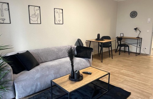 Weyhausen Apartment | Cozy Studio 11 - Guest Rated 8.6, Ideal for Families