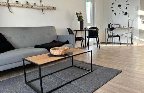 Weyhausen Apartment | Cozy Studio 15 - Pet Friendly with Hot Tub Access