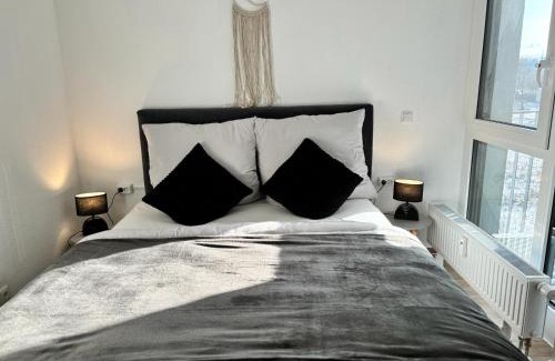 Weyhausen Apartment | Cozy Studio 15 - Pet Friendly with Hot Tub Access