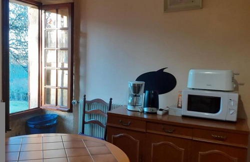 Montignac Cottage | Relaxing Retreat at Gite Auriac-du-Périgord with Pool