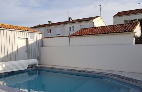 Port District House | Charming house 8p. 5min (400m) from the sea with heated pool