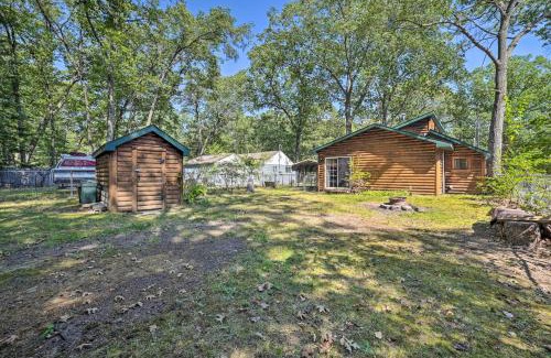 Prudenville House | Relaxing Houghton Lake Cottage with Hot Tub & Pet-Friendly
