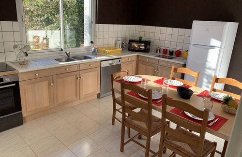 Creuzier-le-Vieux House | Beautiful Retreat Near Vichy with Spa and Lake Views