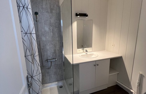La Jarne House | Cozy Retreat Just 10 Minutes to the Beach for Families