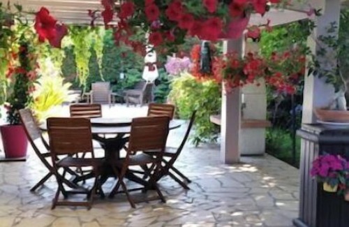 Saubion House | Guest Rated: 9.8! Family-Friendly House with Ocean View