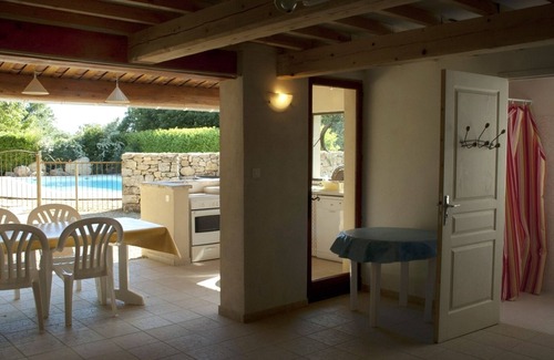 Caseneuve House | Tranquil Country House with Heated Pool in Caseneuve Provence