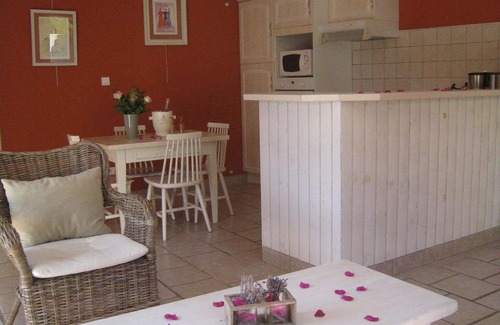Comps House | Inviting Home Near Provence with Pool & Spa Amenities