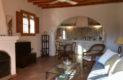 Nijar House | Cozy Oceanfront Retreat "El Majuelo" with Spa & Breakfast