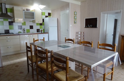 Le Chateau-d'Oleron House | Inviting Oceanview House for 8-9 with WiFi at Le Chateau