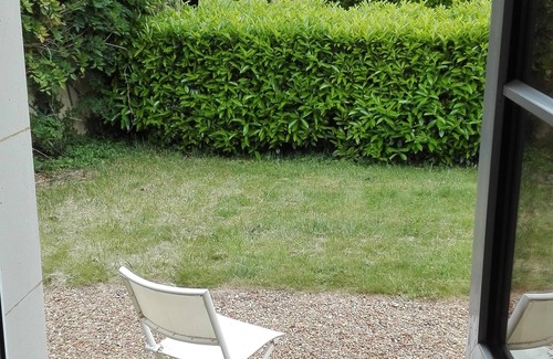 Roeze-sur-Sarthe House | Charming Castle Retreat with Breakfast & Kids' Amenities