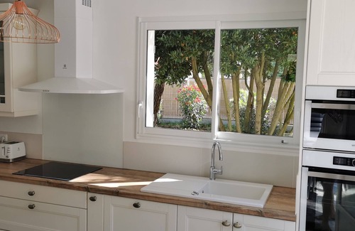 Ronce-les-Bains House | Relaxing Oceanfront House with Heated Pool & Free WiFi