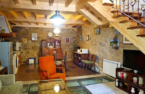 Muros House | Discover Casco Antiguo: Top-Rated Oceanfront Retreat