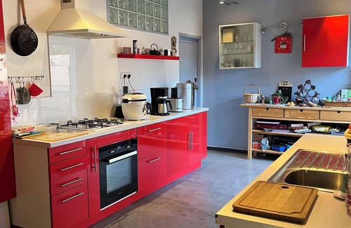 Sollies-Toucas House | Charming house in a bucolic setting surrounded by lush vegetation