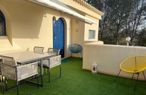 Alvor House | Cozy One Bedroom House with Shared Pool Near Alvor Beach