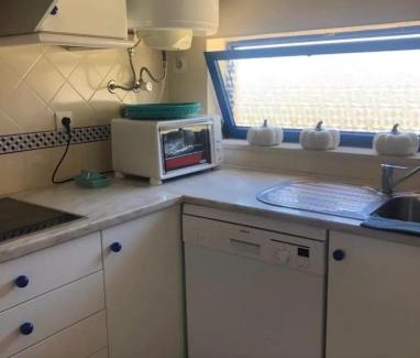 Alvor House | Cozy One Bedroom House with Shared Pool Near Alvor Beach