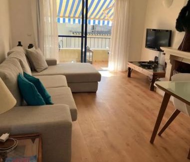 Alvor House | Cozy One Bedroom House with Shared Pool Near Alvor Beach