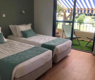 Alvor House | Cozy One Bedroom House with Shared Pool Near Alvor Beach