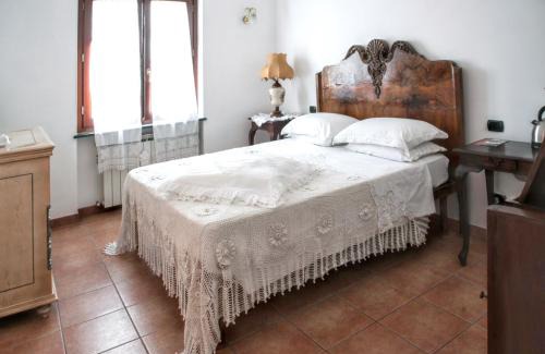 Amelia House | Scenic Lake View House in Amelia - Pet Friendly Retreat