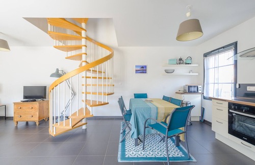 Angoulins House | Villa Angoulins: Oceanfront Retreat for 6 with Spa & Views