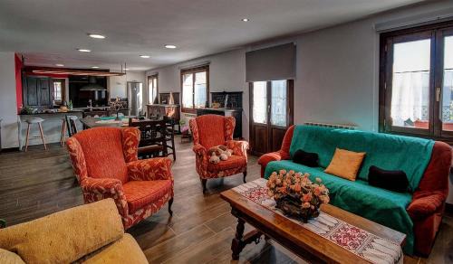 Baraibar House | Comfortable 5-Bedroom Retreat with Garden & Wi-Fi in Baraibar