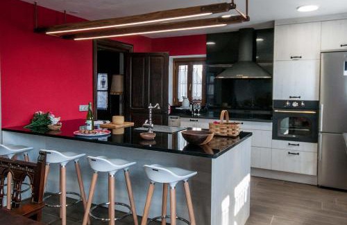 Baraibar House | Comfortable 5-Bedroom Retreat with Garden & Wi-Fi in Baraibar