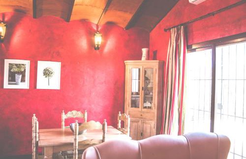 Estepa House | Cozy 2-Bedroom House with Pool and Terrace in Estepa