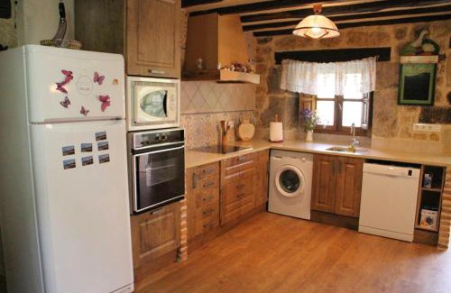 Riotuerto House | Pet-Friendly Retreat in La Cavada with Relaxing Jacuzzi