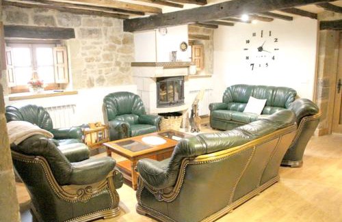 Riotuerto House | Pet-Friendly Retreat in La Cavada with Relaxing Jacuzzi