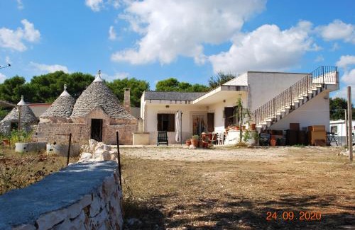 Locorotondo House | Idyllic House in Locorotondo with Enclosed Garden Oasis