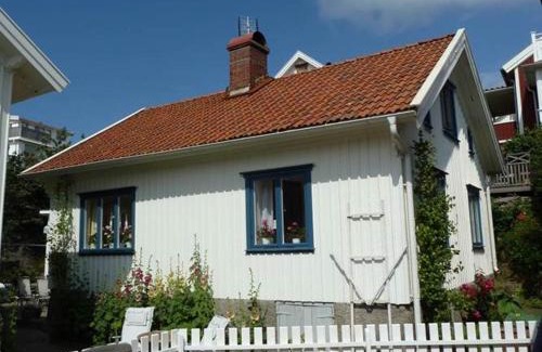 Mollosund House | Elegant Oceanfront House in Mollösund with Family Amenities