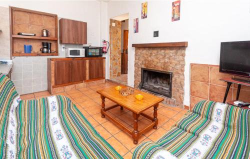 Montefrio House | Idyllic Retreat in Montefrio with Private Pool & Pet Friendly