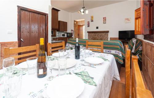 Montefrio House | Idyllic Retreat in Montefrio with Private Pool & Pet Friendly