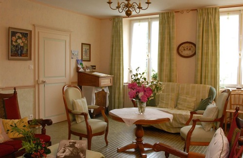 Watronville Bed & Breakfast | Charming house in orchard heart with fireplace, secret garden and children's games