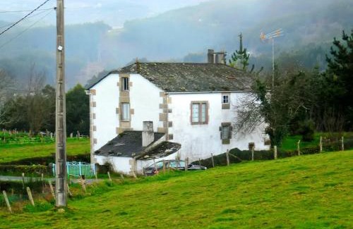 Ourol House | Pet-Friendly 4 Bedroom House with Garden in Ourol