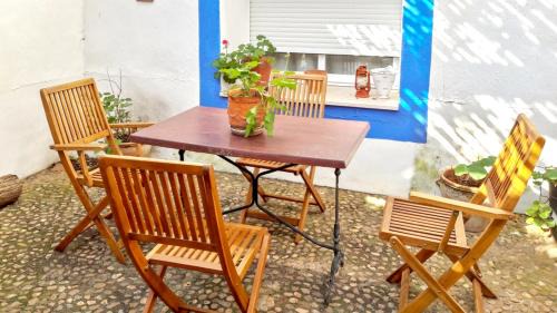 Picon House | Family-Friendly 3-Bedroom House with Private Pool in Picon