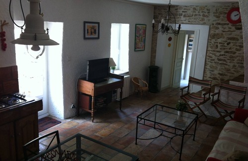 Poulx House | Beautiful House in Provencal Village, 10min from Nimes