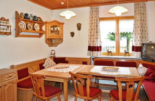 Michaelerberg-Pruggern House | Perfect 5-Bedroom Retreat with Garden & Wifi Near Slopes